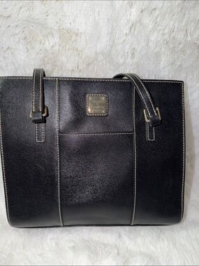 Dooney & Bourke Black Leather Top-Handle Tote with Contrast Stitching
